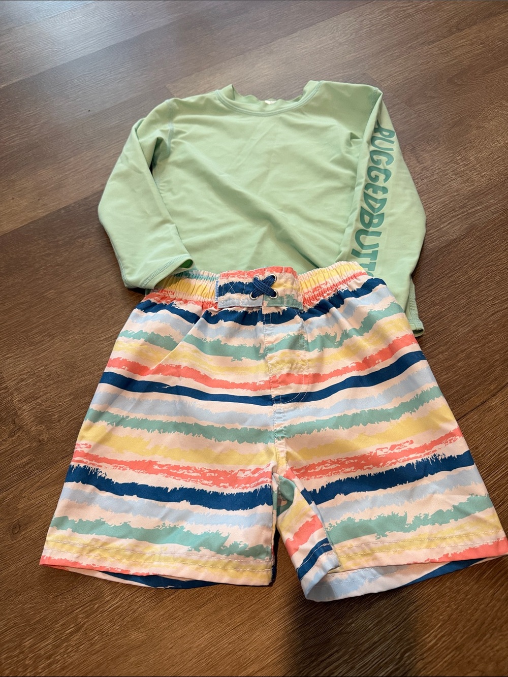Rugged Butts boy swim set - rashguard 4T- Kids